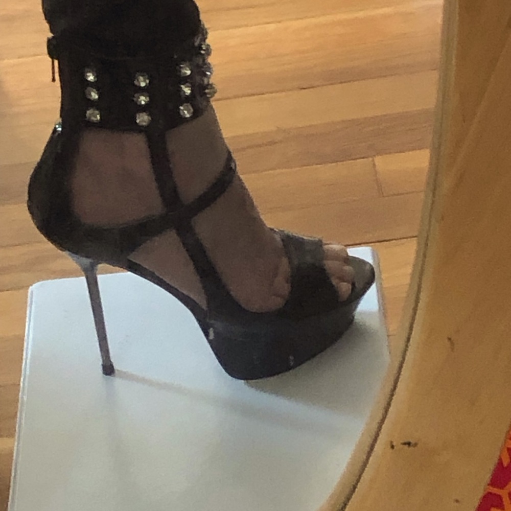 Ellie black platform rhinestone cuff patent leather size 6 shoe